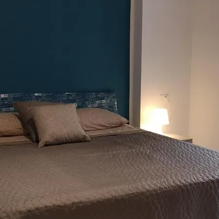 Yellow E Blu Appartaments ג'וליאנובה